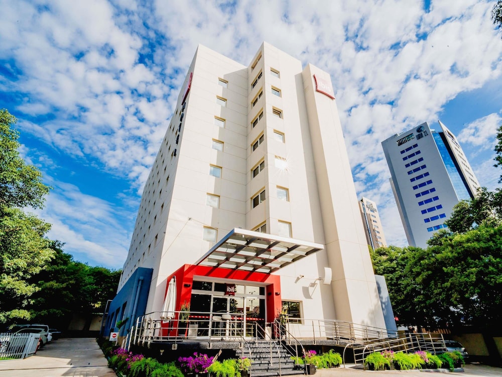 Ibis Asuncion