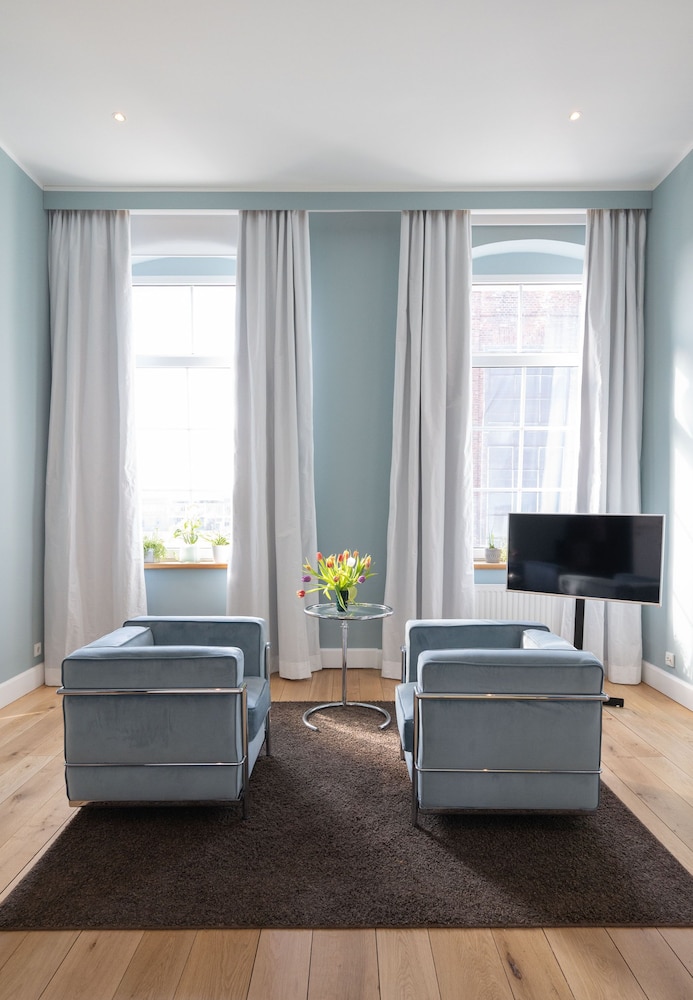 THE NEW YORKER HOTEL COLOGNE 44/74