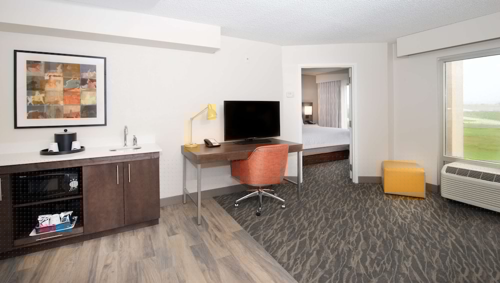 Hampton Inn and Suites Ft. Worth Alliance Airport 48/53