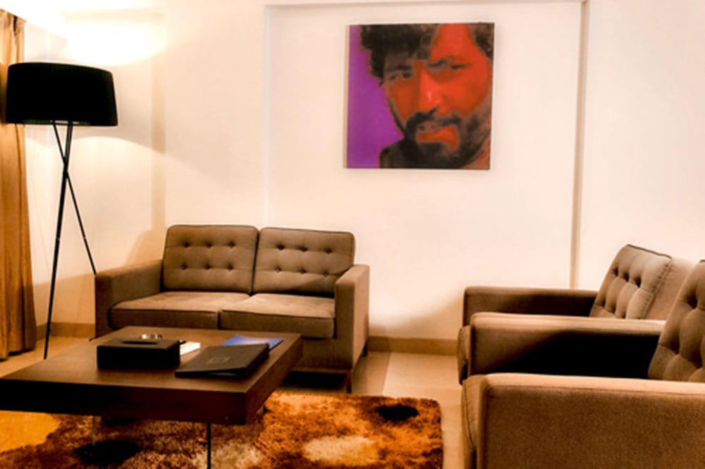 LANDMARK SUITES 29/47