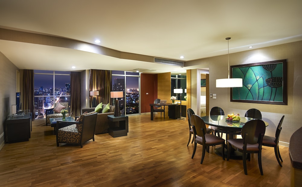 Urbana Sathorn Bangkok, Thailand 71/81