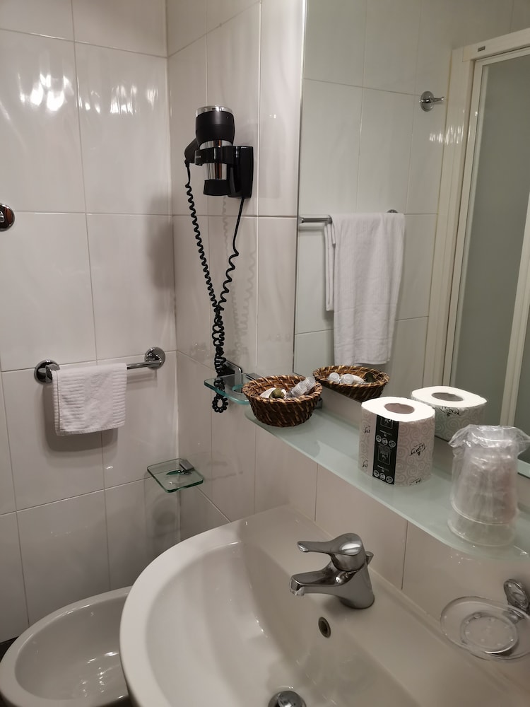 HOTEL IDEALE 13/44