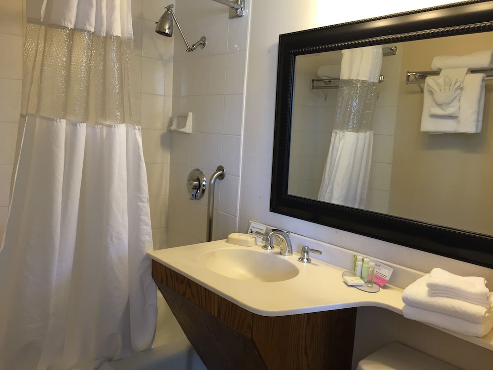 Mikado Hotel 40/40