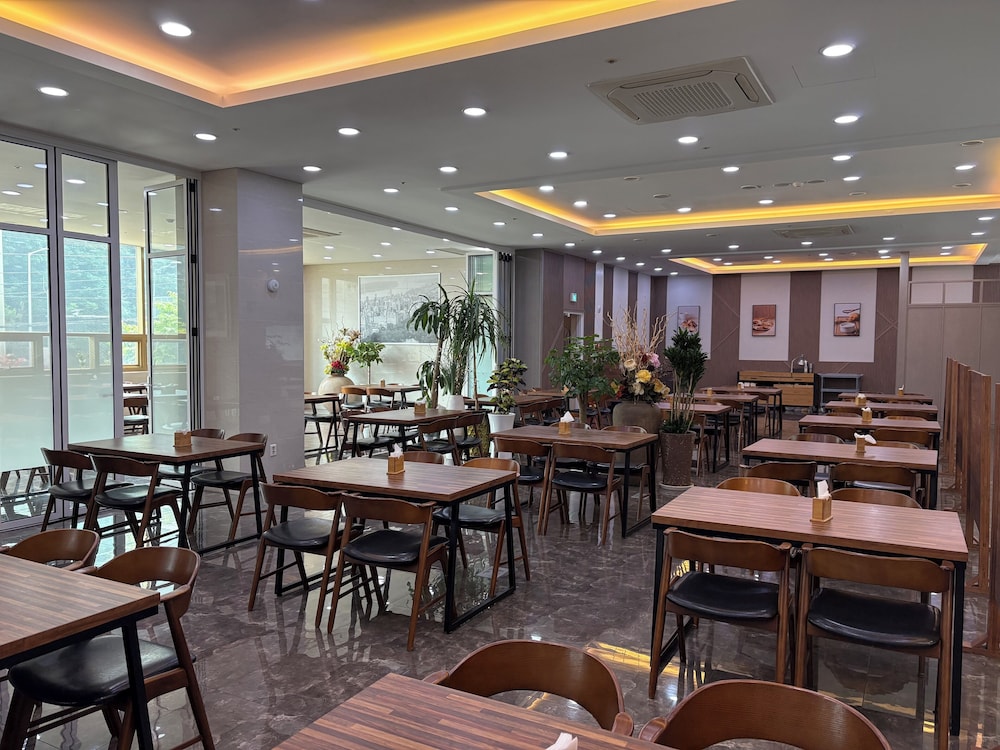 Hotel Lart Gimpo 64/78