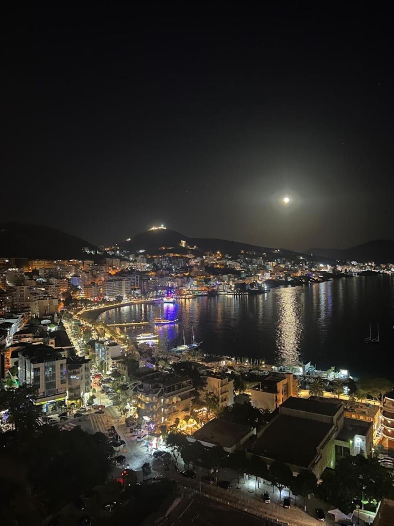 Toer Hotel Saranda 54/60