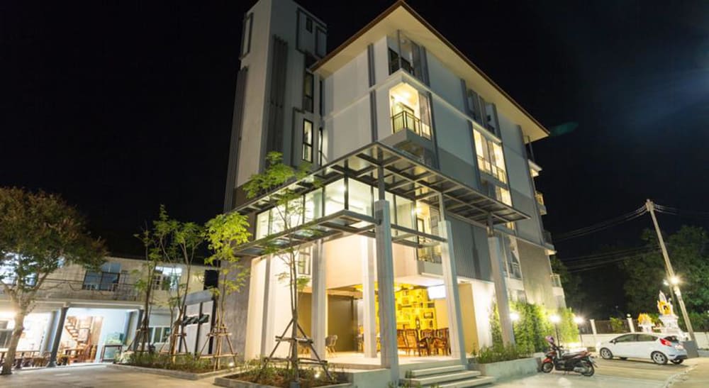 Qoo Hotel 30/64