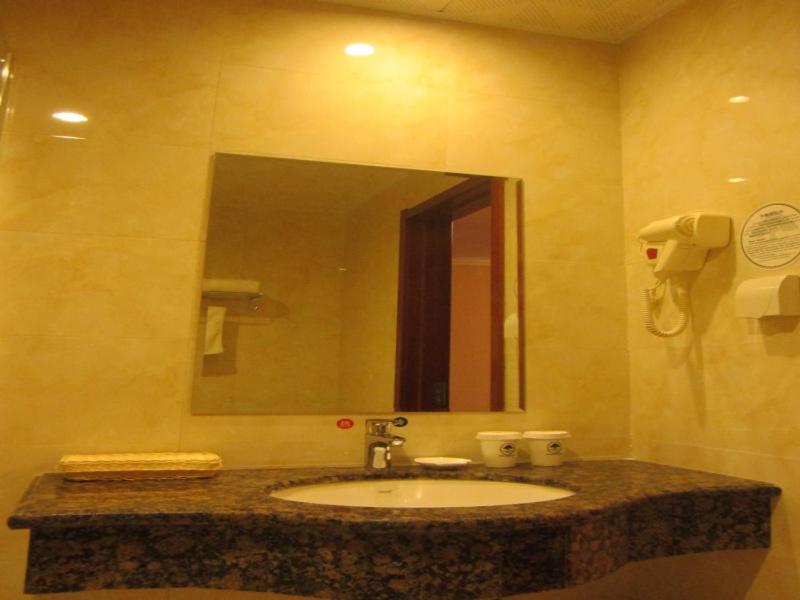 Greentree Inn Shandong Qingdao Jiaozhou Datong Mansion Express Hotel 59/60