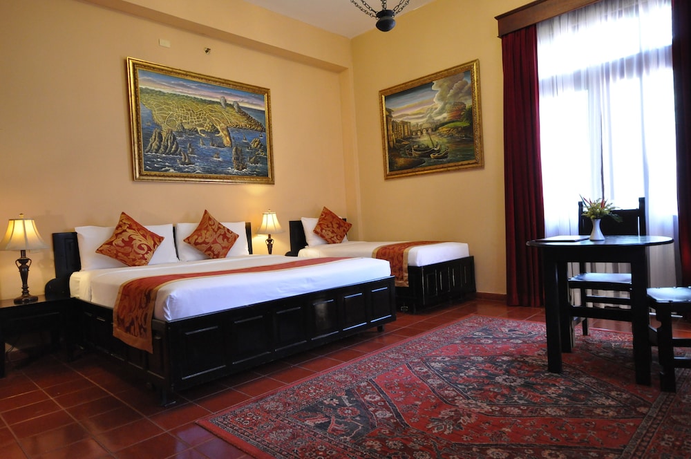 SUPERIOR, KING BED