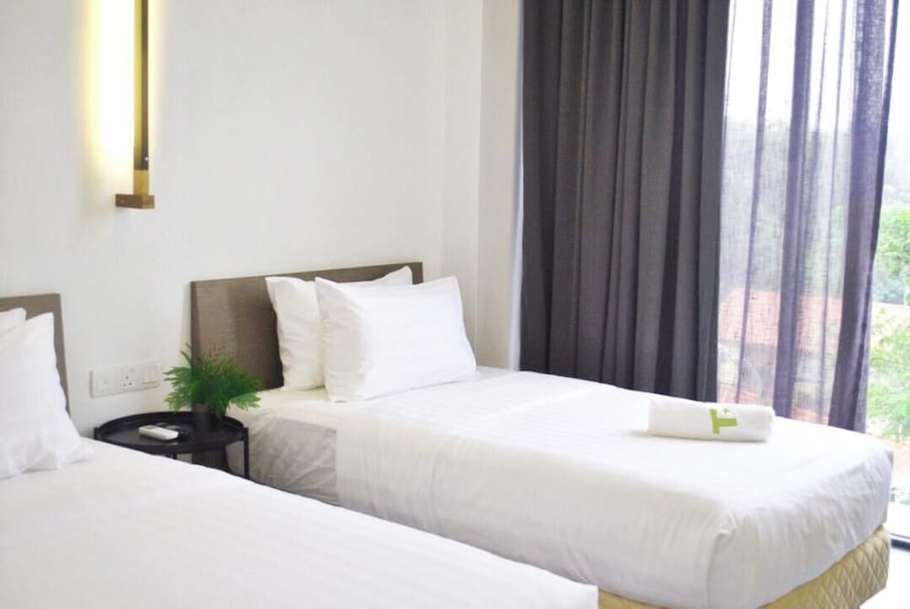 Standard, Twin Beds