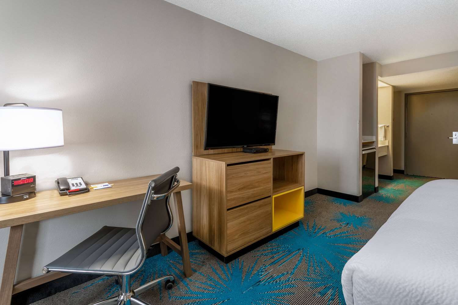 Days Inn & Suites by Wyndham Denver International Airport 23/37