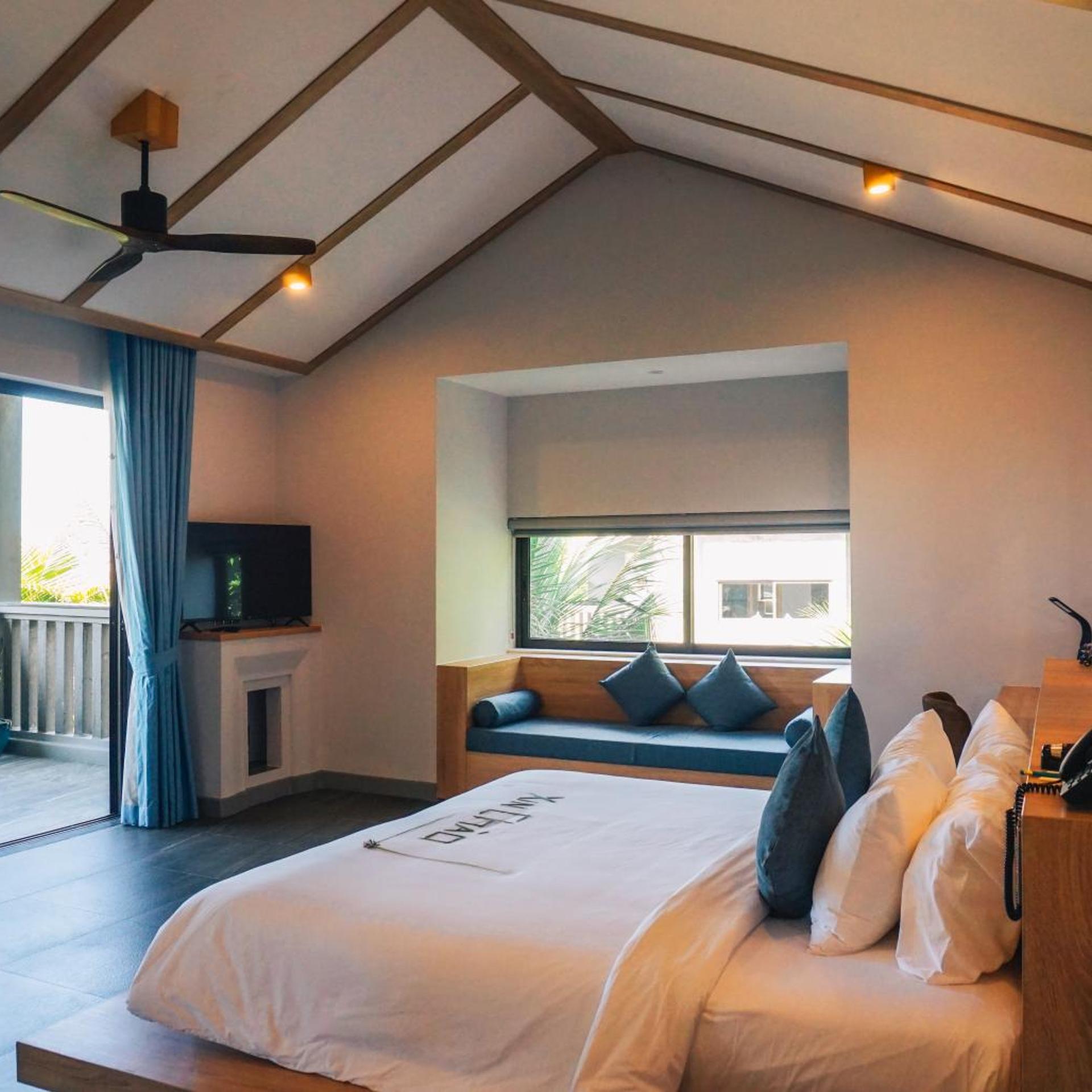 3 Bedrooms Hillside Pool Villa