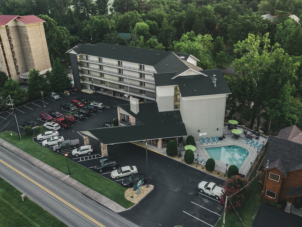 Twin Mountain Inn & Suites 7/71