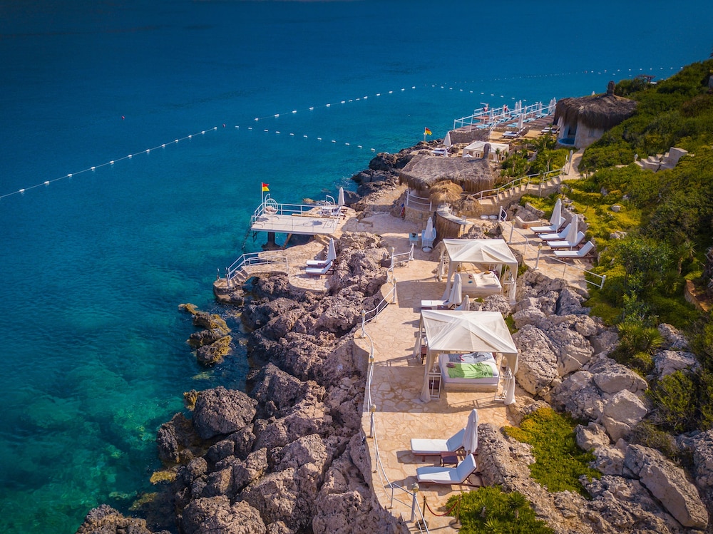 Lukka Exclusive Hotel - Adults Only 70/74