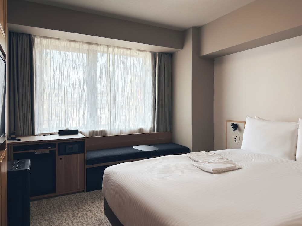 RENOVATED, MODERATE, DOUBLE BED, PRECIOUS FLOOR