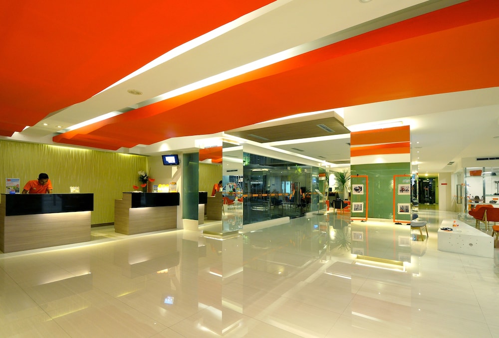 Lobby at HARRIS Hotel & Residence Riverview Kuta - Bali, Kuta (Bali)