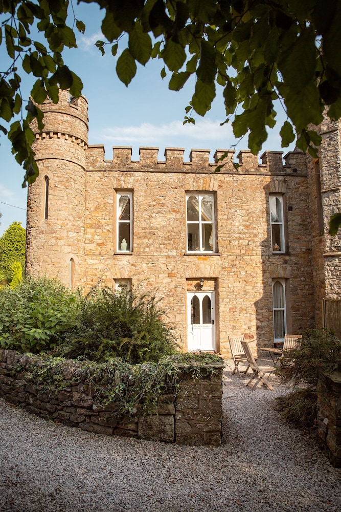 Augill Castle Hotel 3/47
