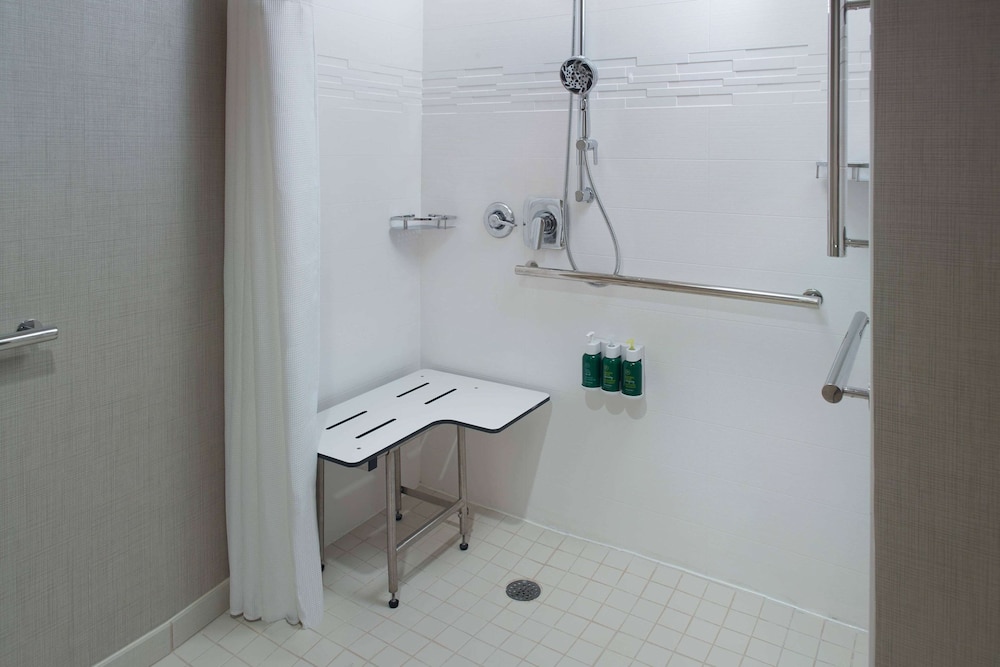 Sonesta ES Suites Raleigh Cary 35/42