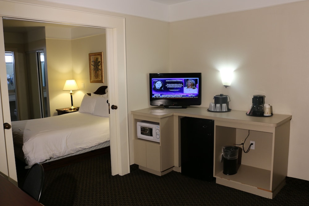 Imperial Swan Hotel Suites 13/38