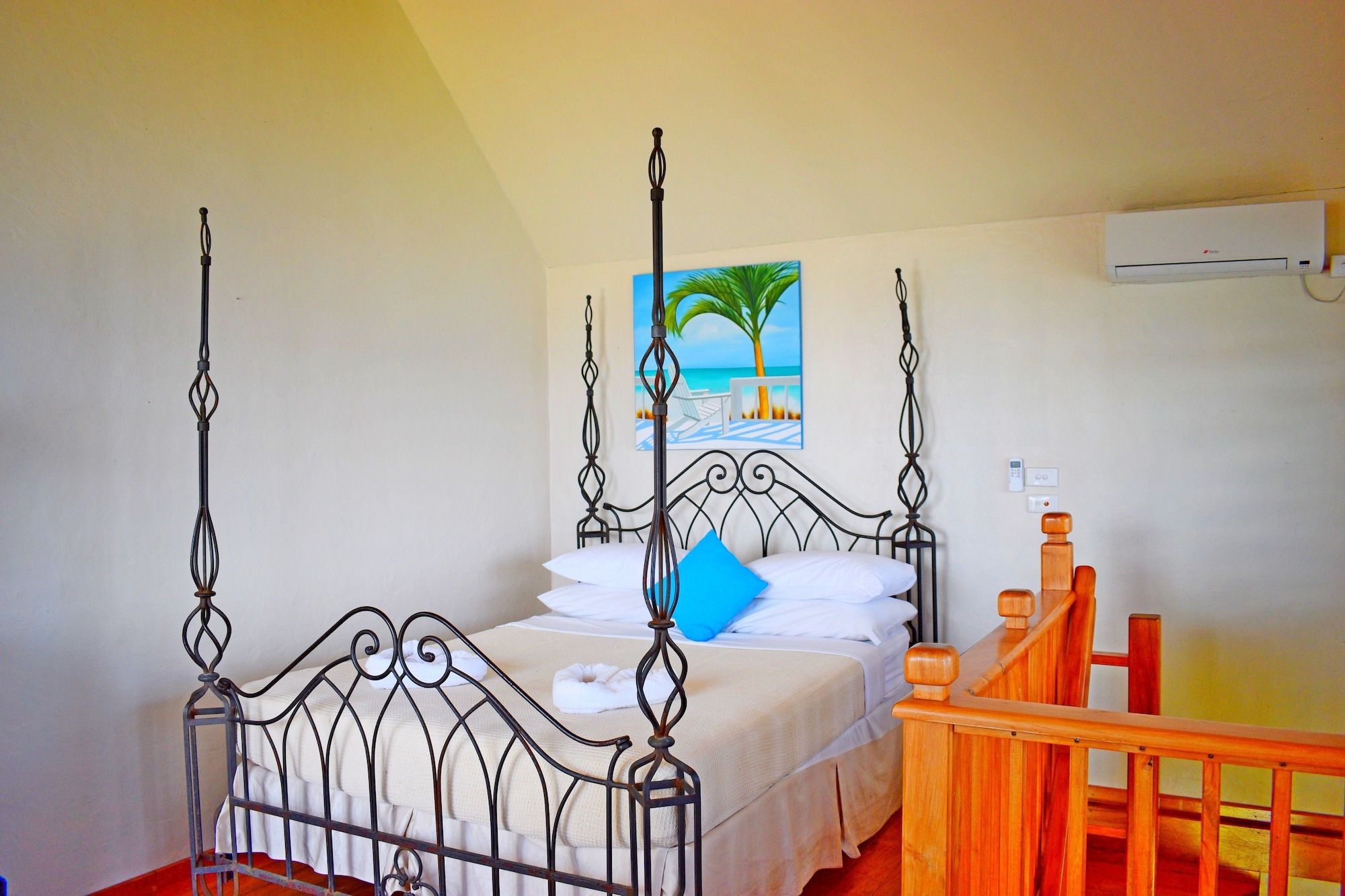 1 BEDROOM, VILLA, OCEAN FRONT, PRIVATE POOL