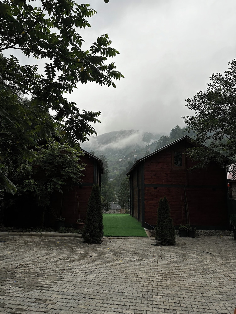 Tanura Bungalows 48/50