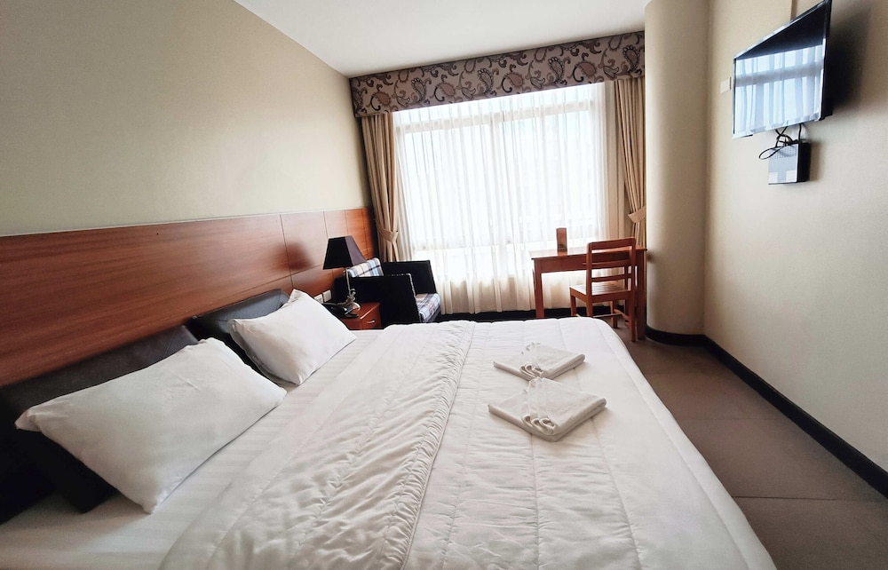 Fuente Oro Business Suites 36/68