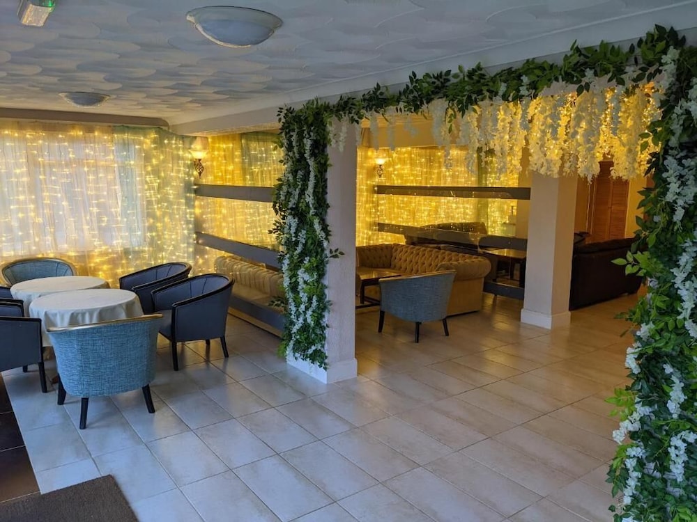 OYO Mayfair Hotel Isle of Wight 52/60