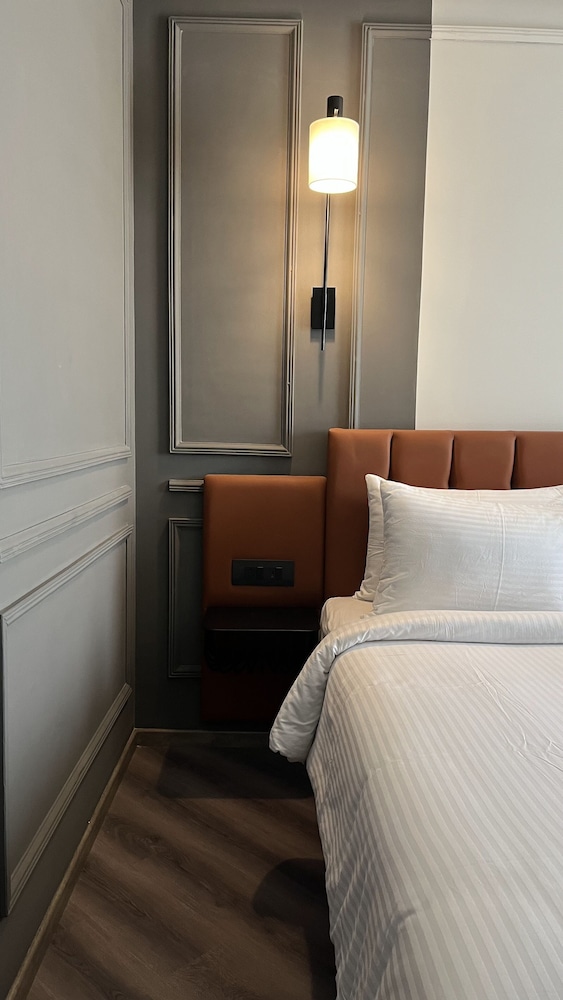 Ramada Encore by Wyndham Indore Nipania 17/44