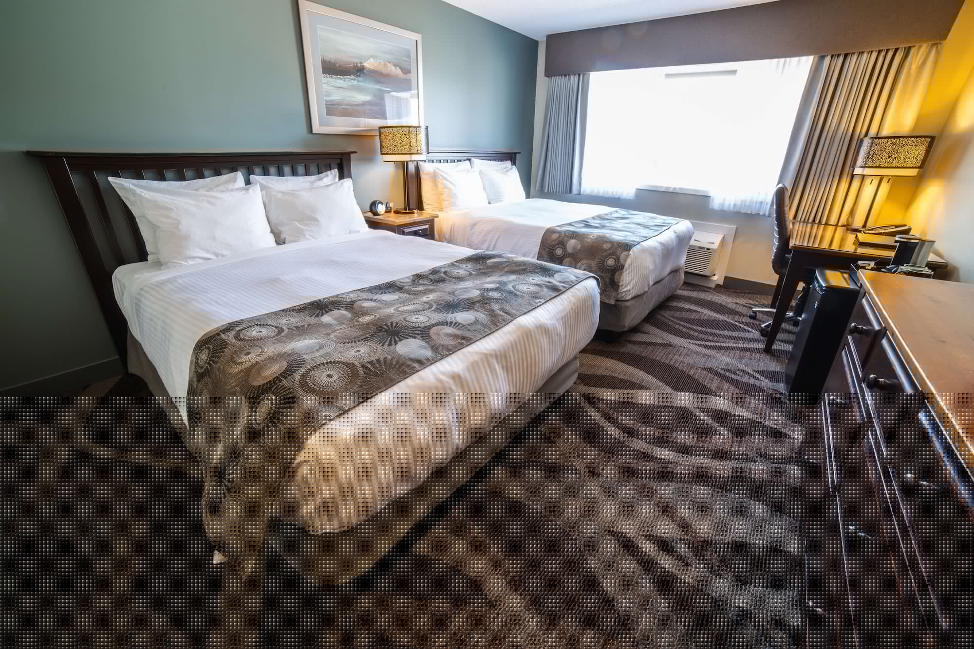 غرفة قياسية بسريرين كوين، Prestige Hudson Bay Lodge & Conference Centre, WorldHotels 2/4