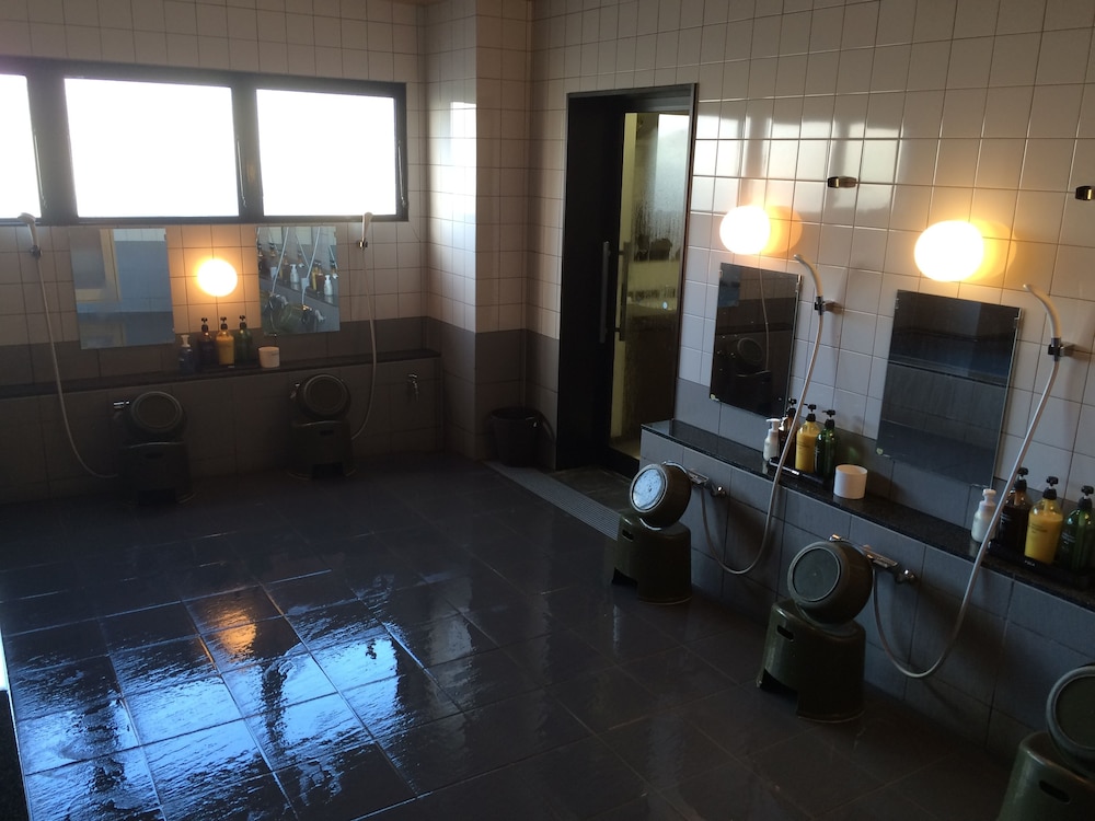 Hotel Crown Hills Takaoka 26/44
