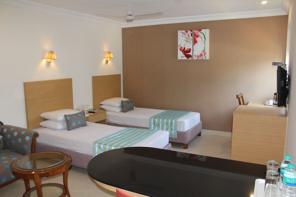 THE LOTUS SERVICE APARTMENTS - BURKIT ROAD 14/45