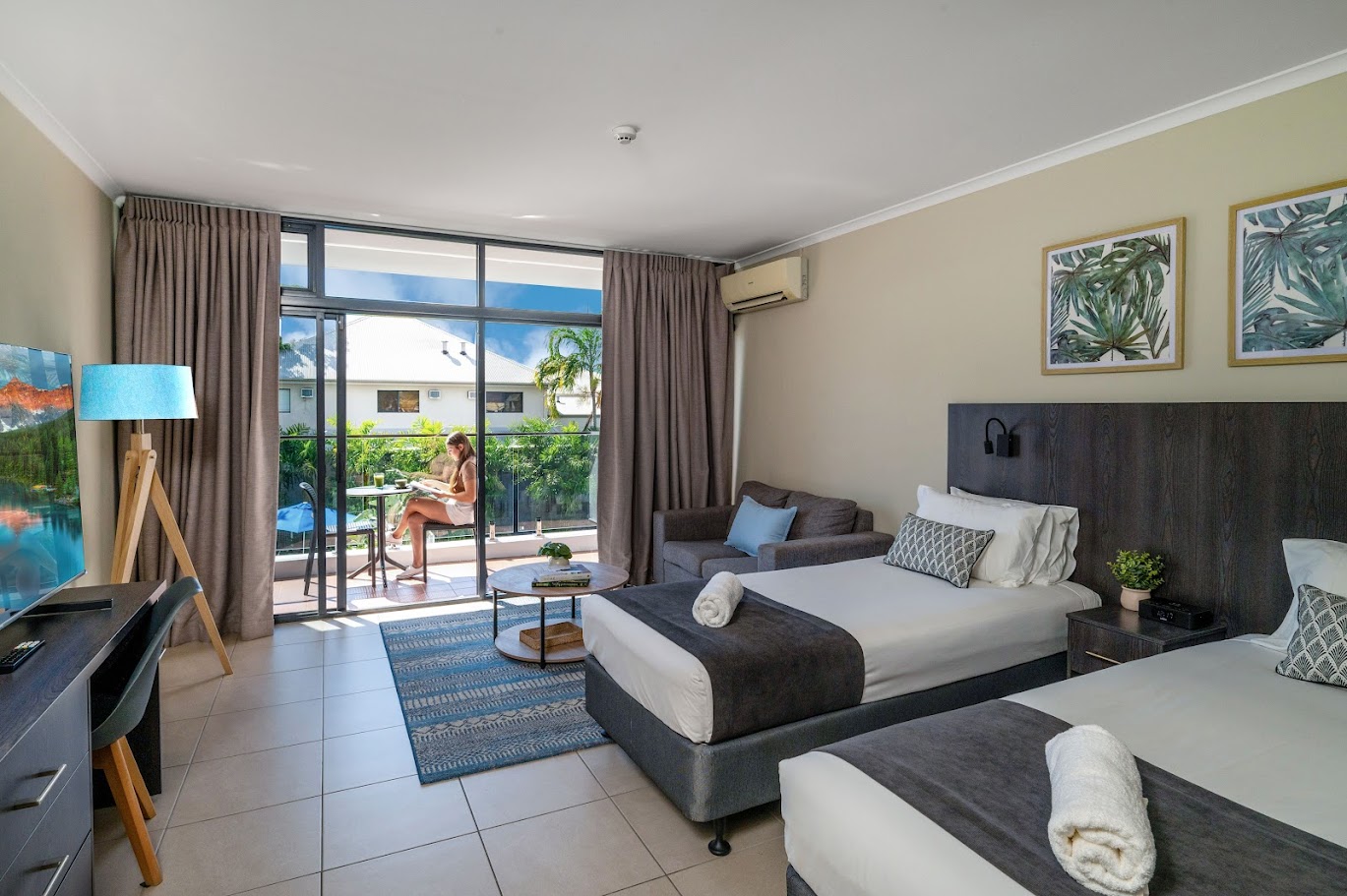 Split, King Bed, Pool Side, Balcony