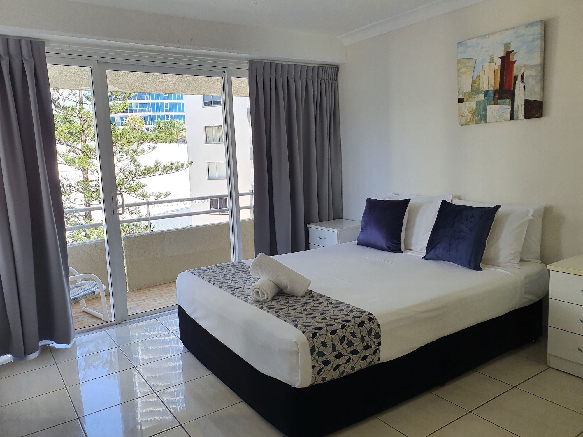 3 BEDROOMS, APARTMENT