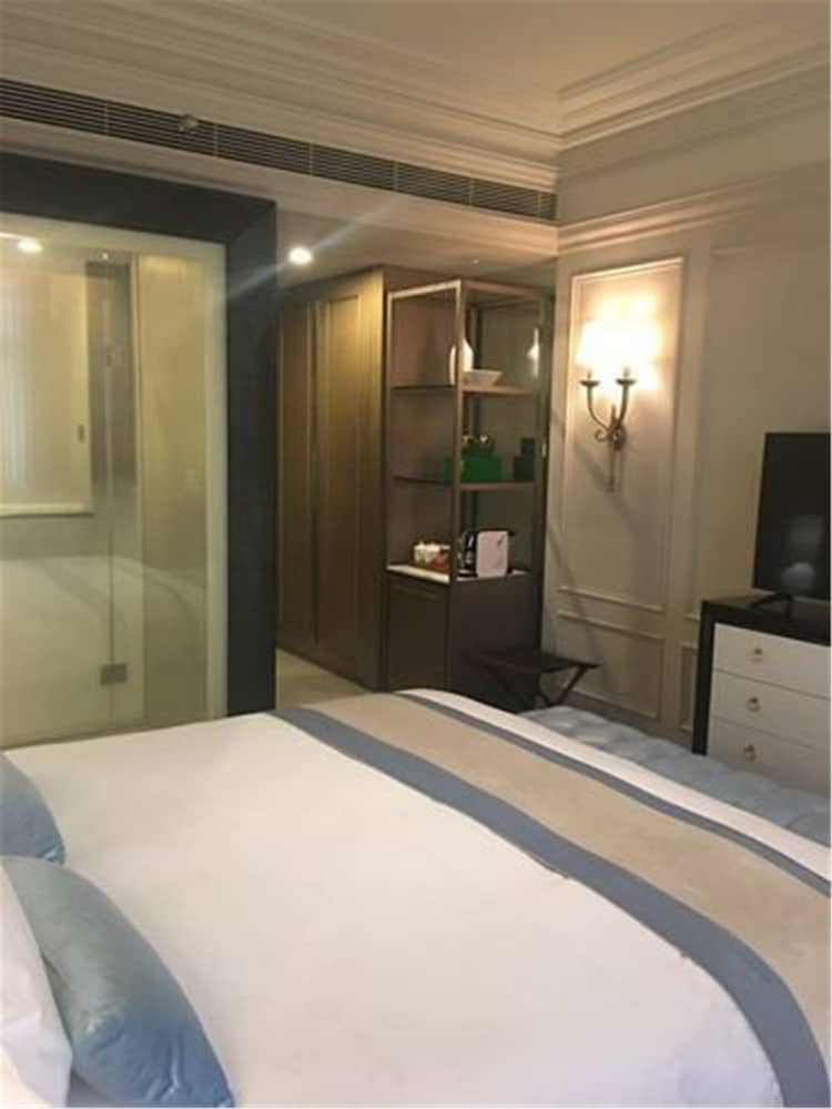 Hotel Golden Tulip Bund New Asia 7/53