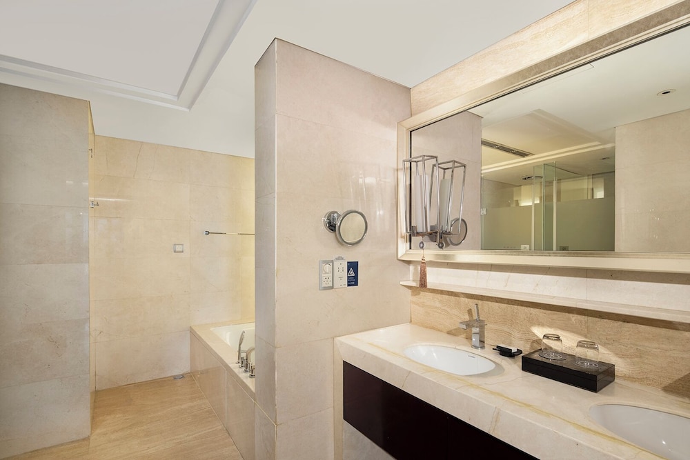 Sheraton Wuxi Binhu 48/50