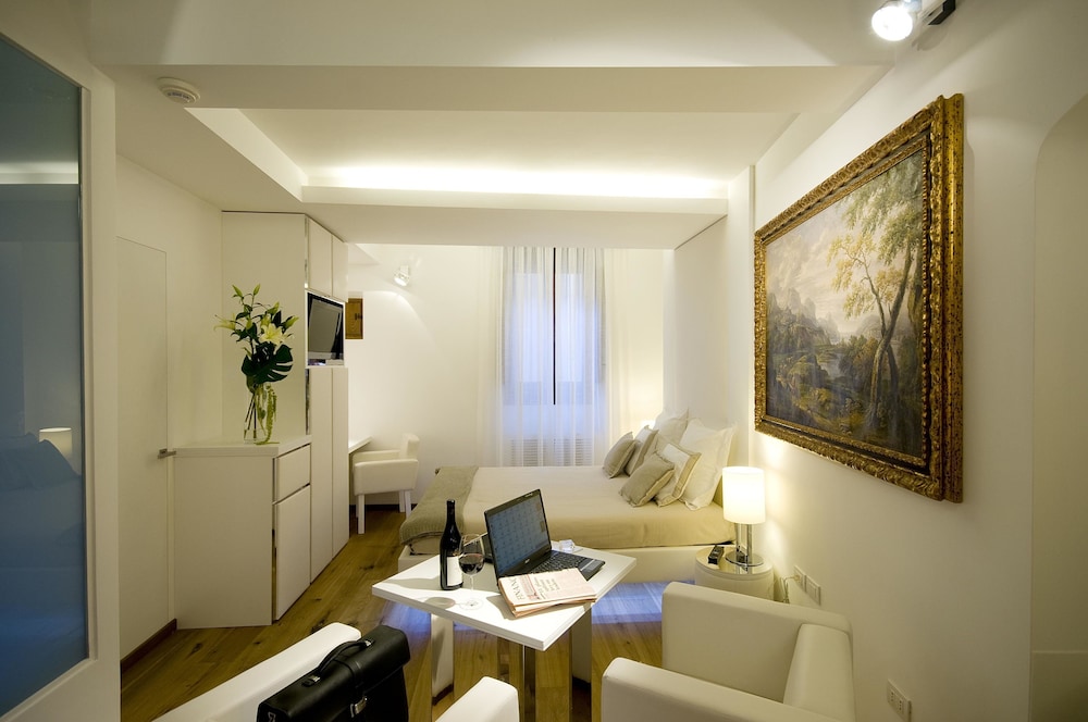 GIGLI D'ORO SUITE 29/33