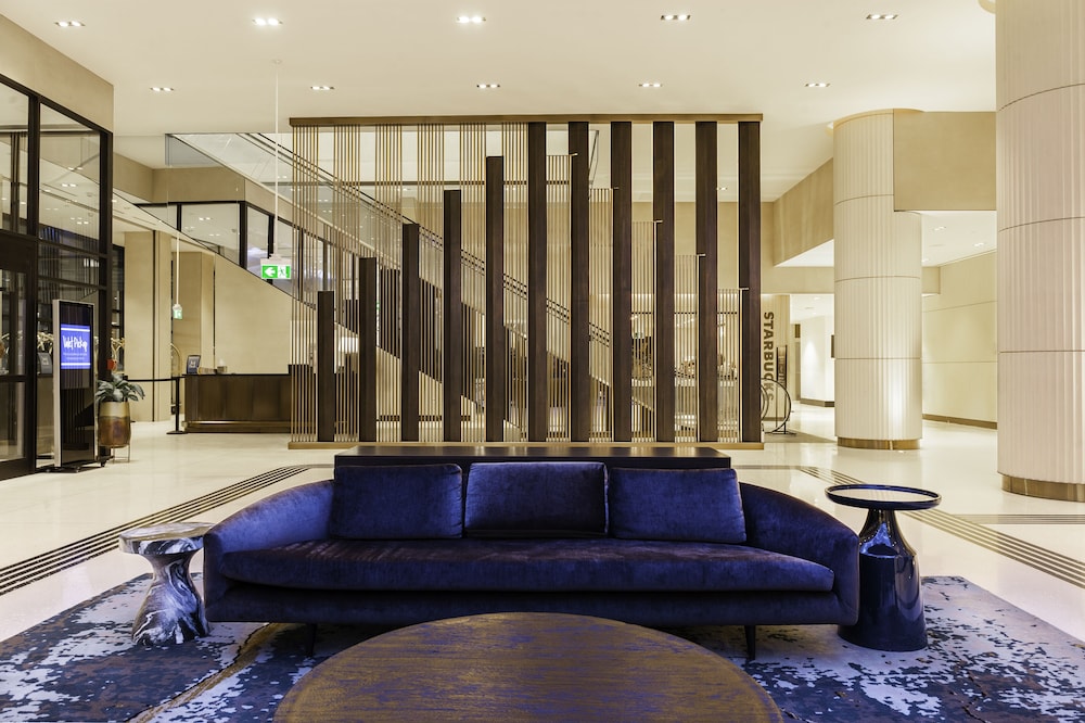 Hilton Niagara Falls/ Fallsview Hotel and Suites 39/49