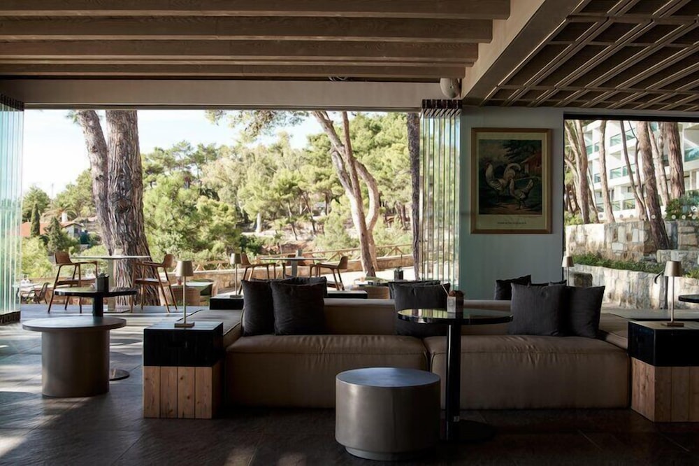 White Rocks Hotel & Bungalows 52/77