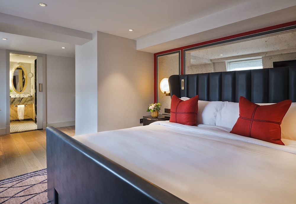 The Mayfair Townhouse – an Iconic Luxury Hotel 18/66