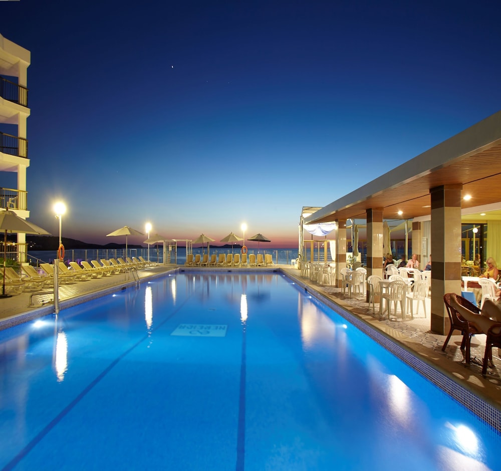 Aparthotel Nereida 20/45