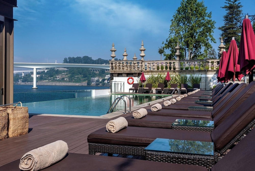 swimming pool spa