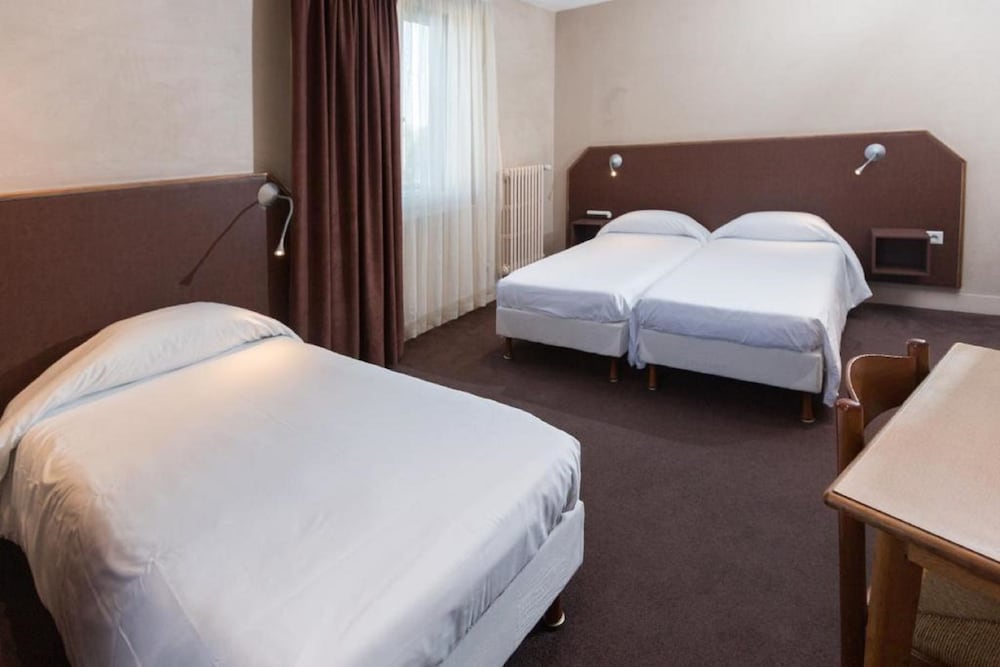 Brit Hotel Terminus 25/65