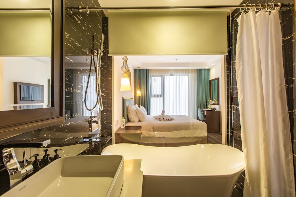 Adaline Hotel & Suite 61/62