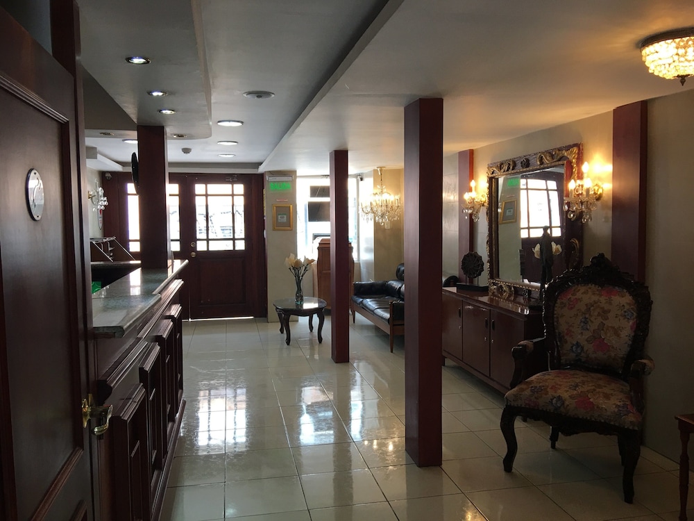 Hostal Mitad Del Mundo 4/69
