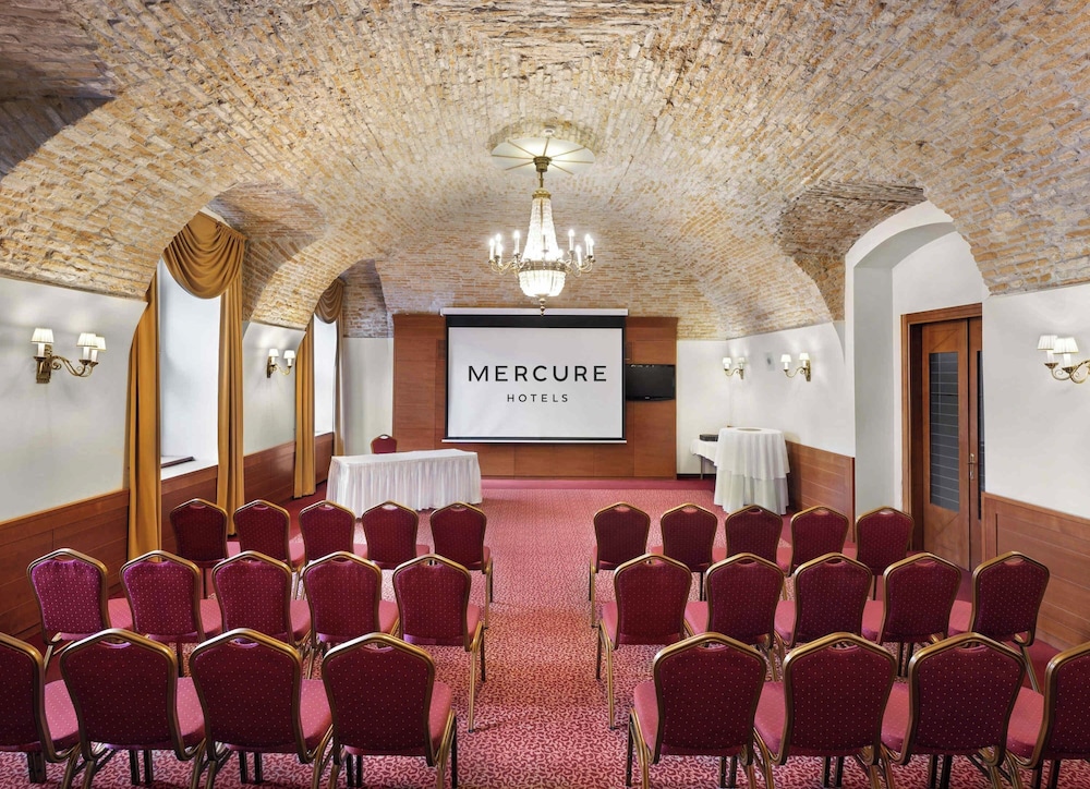 Mercure Szekesfehervar Magyar Kiraly 56/64