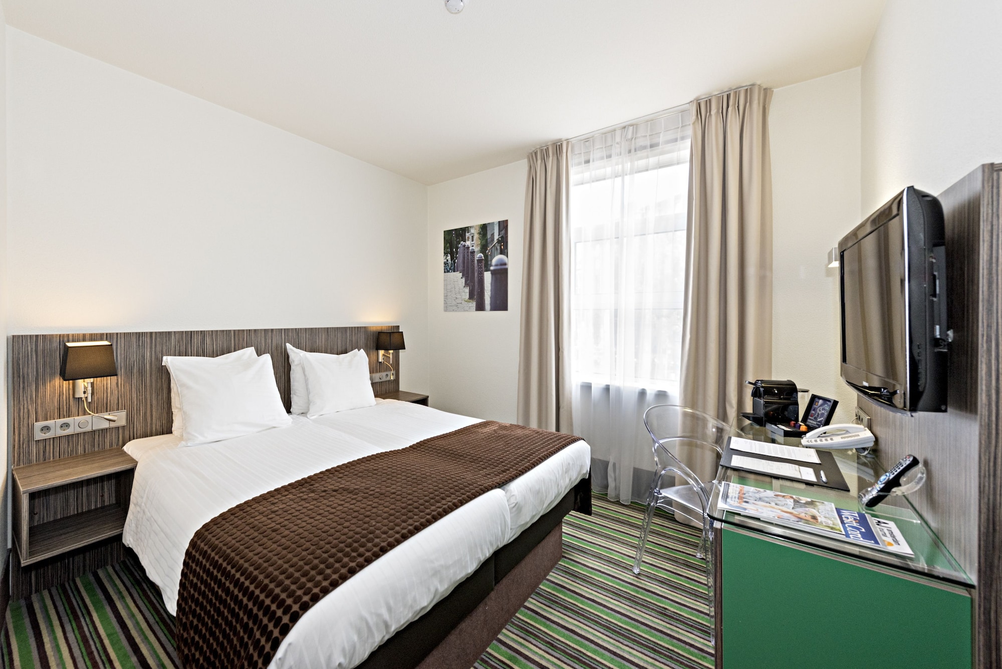 ROOM, DOUBLE BED, CITY VIEW