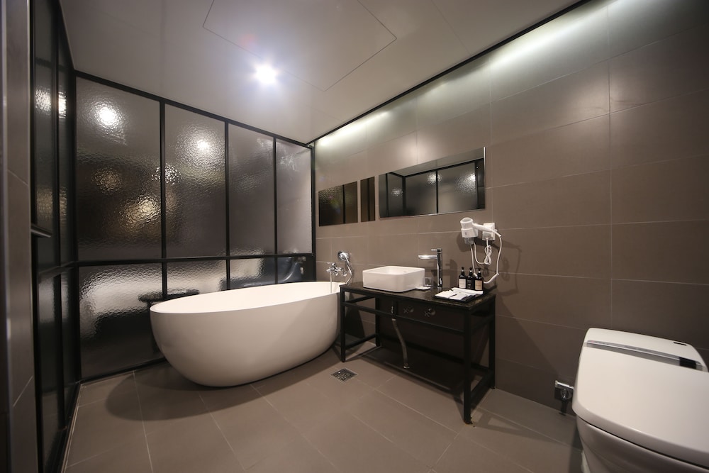 Brown Dot Hotel Beom il 25/30