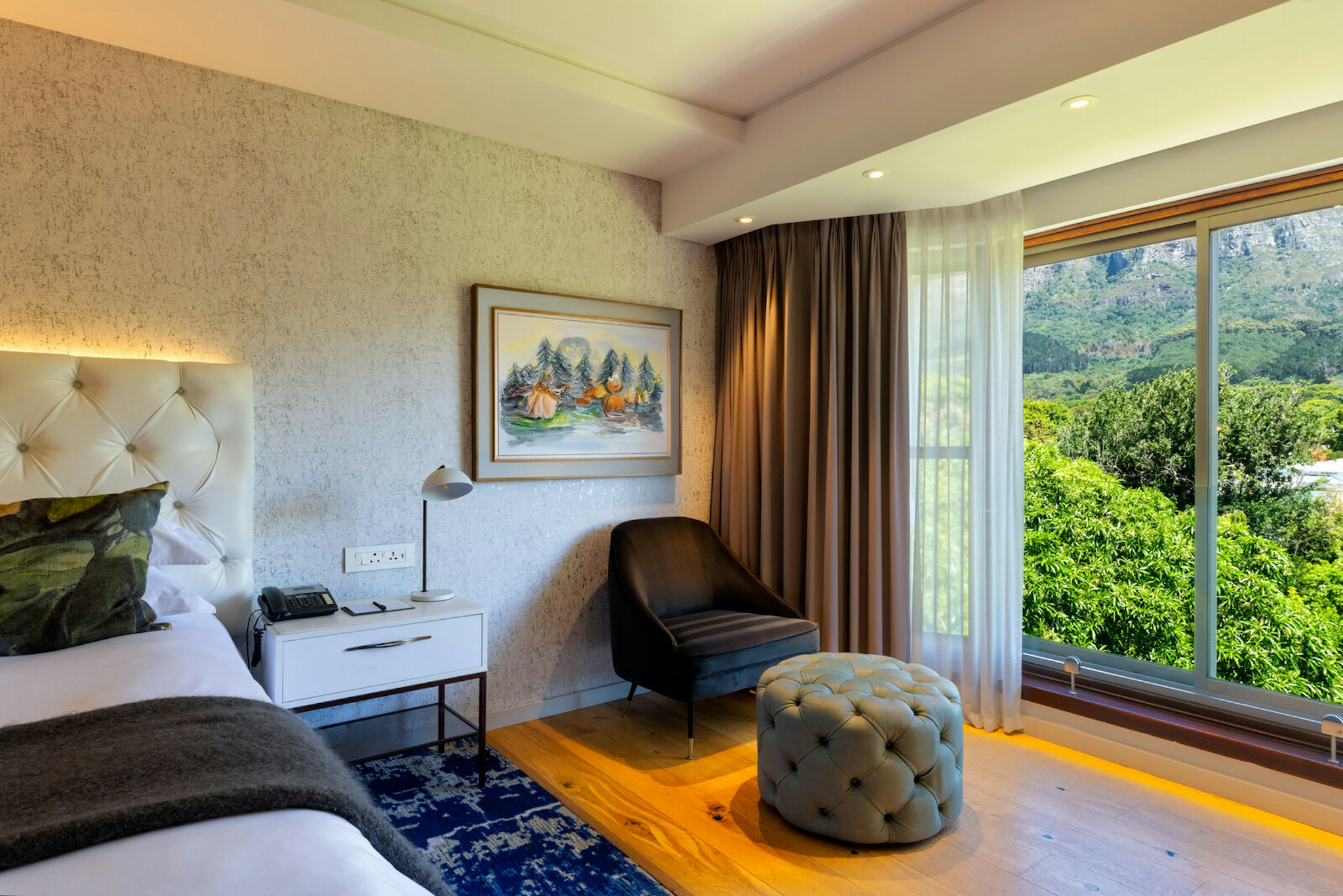 Vineyard Hotel 46/59