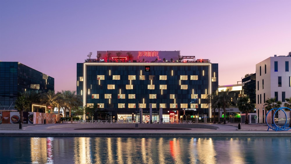 Radisson Red Dubai Silicon Oasis 4/50