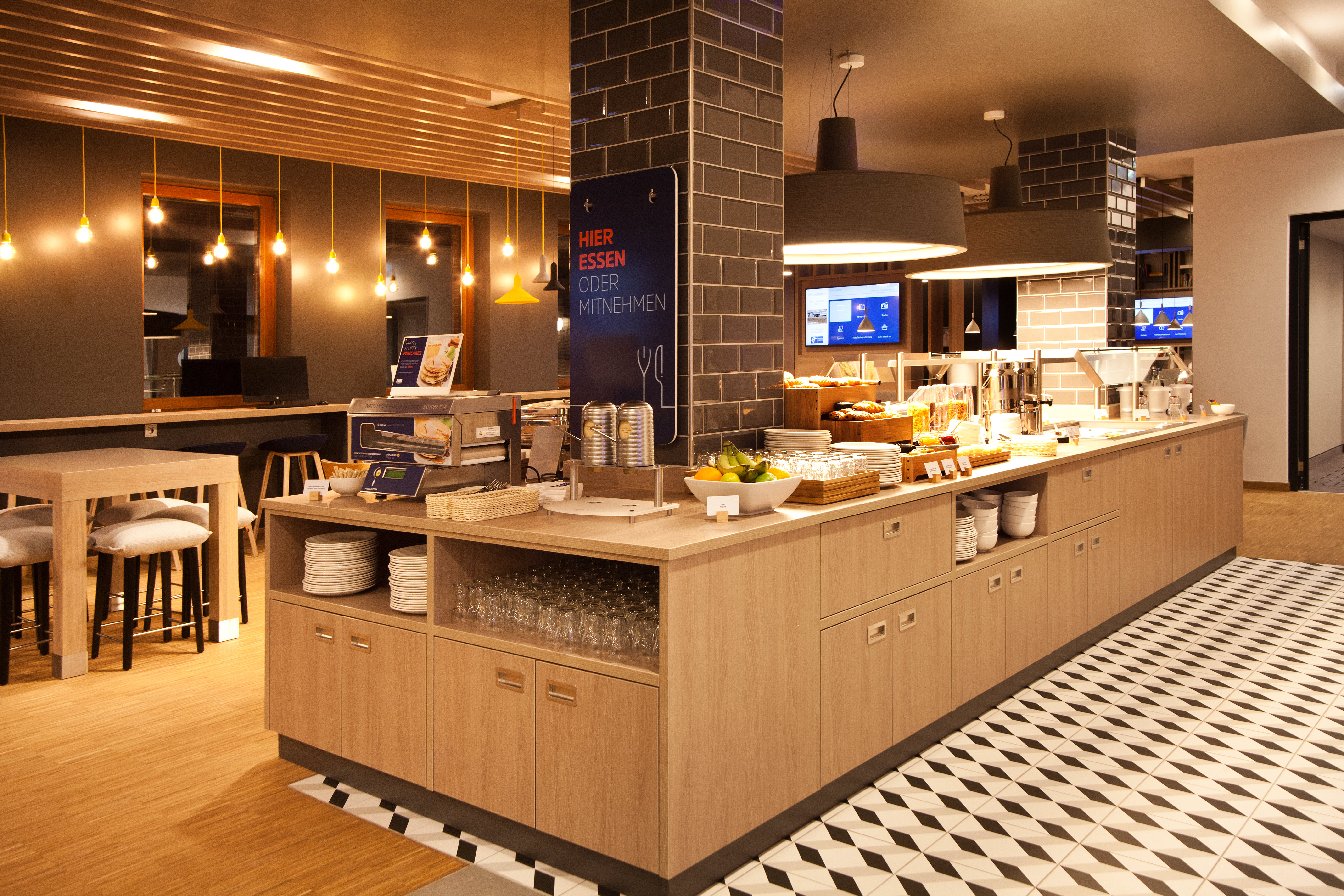 Holiday Inn Express & Suites - Basel - Allschwil, an IHG Hotel 20/28