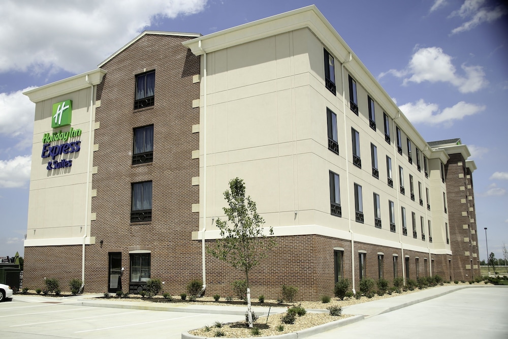 Holiday Inn Express Hotel Suites Marion Northeast 3/43